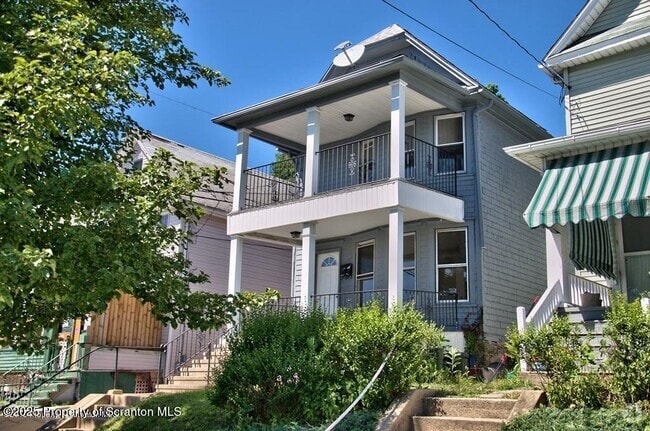 Building Photo - 1515 Pine St Rental
