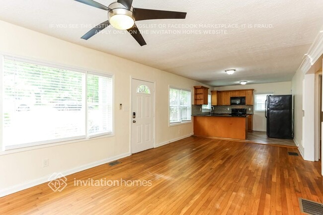 Photo - 2771 Joyce Ave