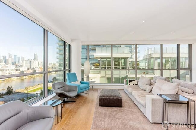 Photo - 718 Long Bridge St