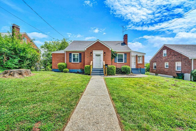 Charming Brick Ranch- Roanoke County - Charming Brick Ranch- Roanoke County House
