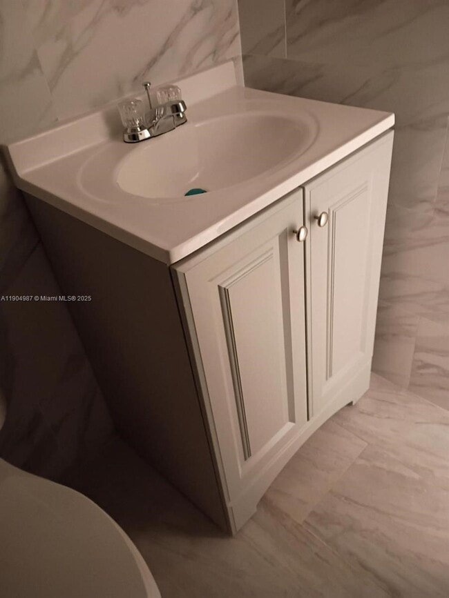 Photo - 3210 NW 22nd Ave Unidad 5