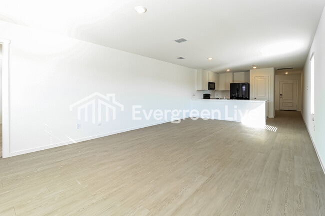 Photo - 245 Sycamore Pl