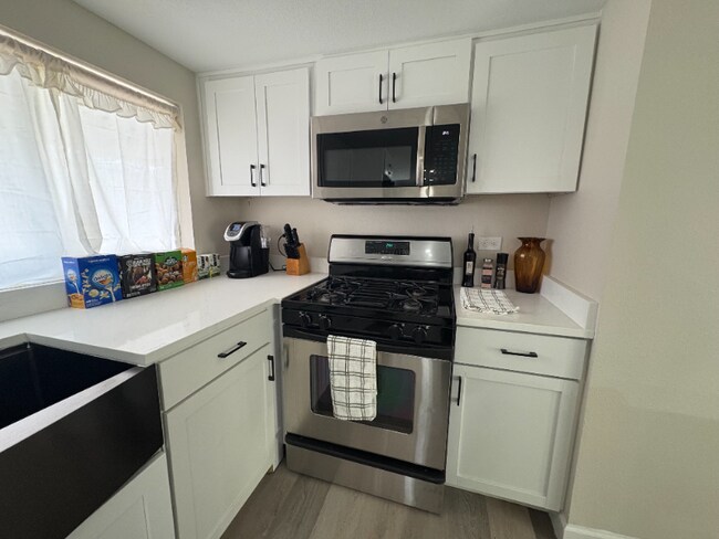 Photo - 6832 W Fillmore St