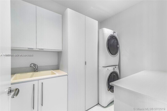 Photo - 16901 Collins Ave Unit 1905