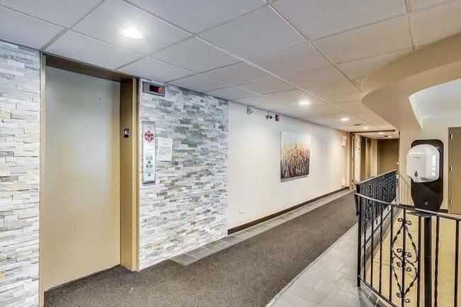 Photo - 2500 Windsor Mall Unit 2D