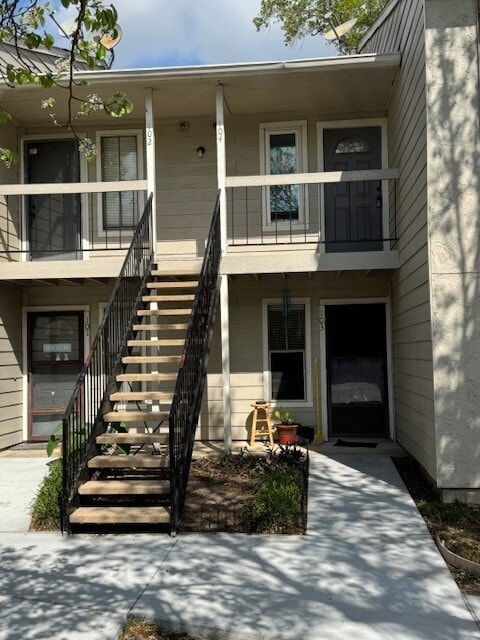 Building Photo - 17401 Red Oak Dr Unit 104