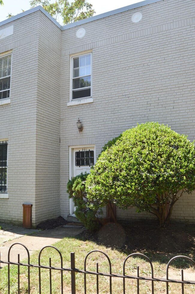 Building Photo - Whitlock Unit Whitlock-2 Rental