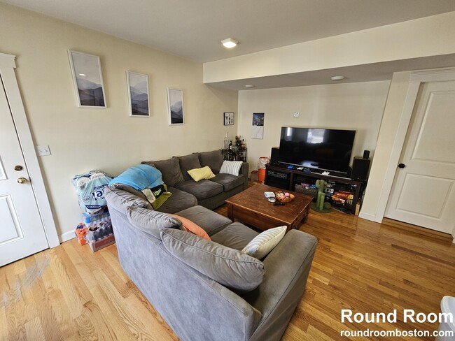 Building Photo - 23 Weitz St Unit 1