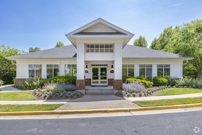 Building Photo - SomerHill Farms Apartments