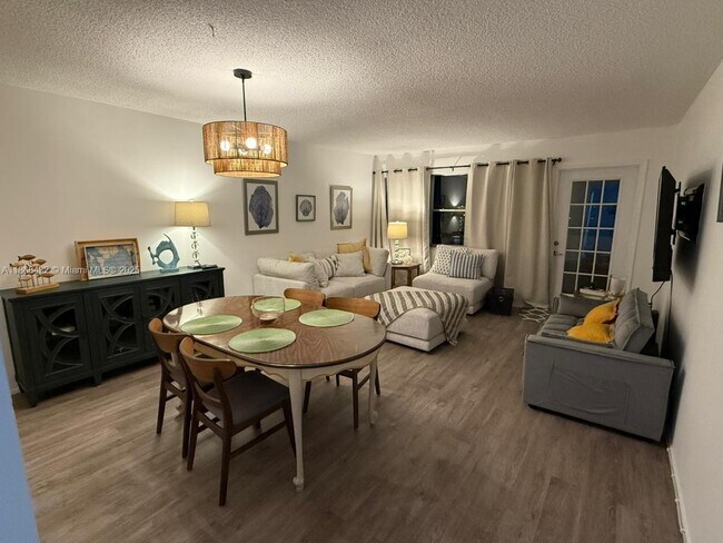 Building Photo - 401 Golden Isles Dr Unit 916 Rental