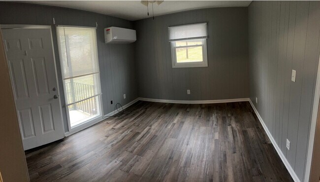 Photo - Old Gray Manor