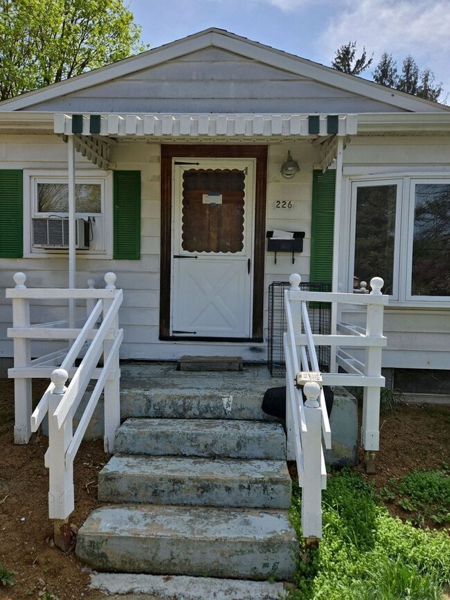 Building Photo - 3 Bed / 1.5 Bath Single-Family Home – Near Shippensburg Borough