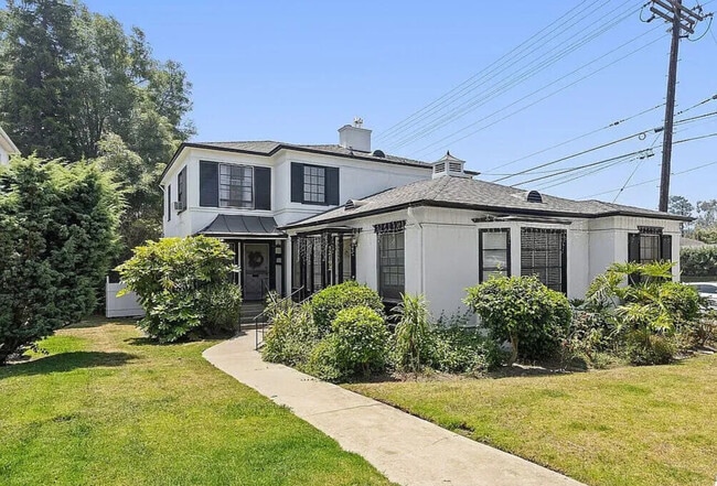 Building Photo - 12192 W Sunset Blvd Unit 12192