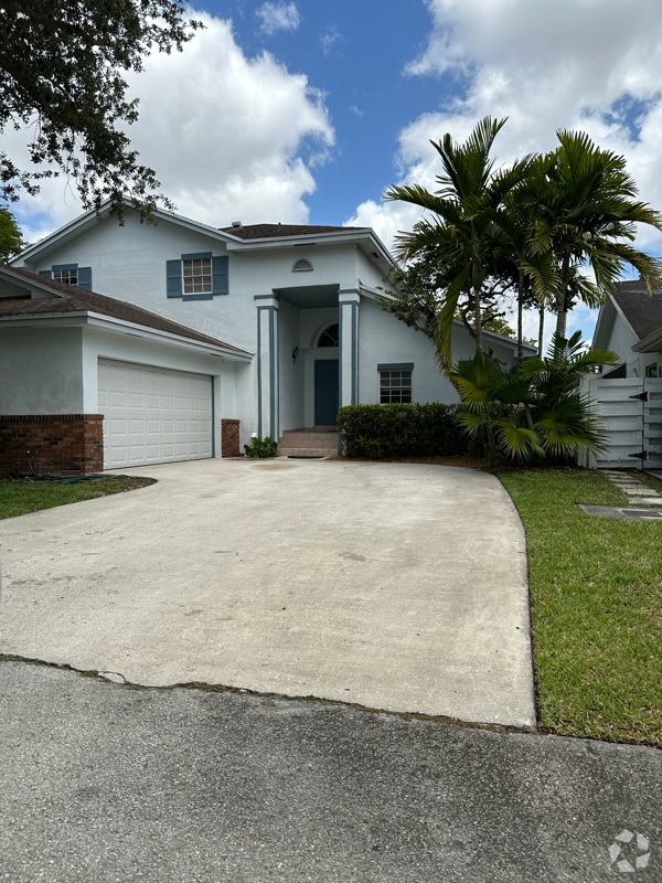 Building Photo - 14481-Sw146 SW 146th Pl Rental