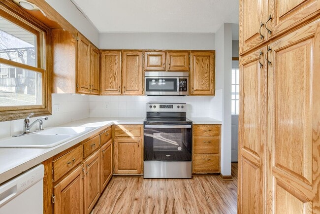 Photo - Conveniently Located 3 Bedroom Bellevue Home!!