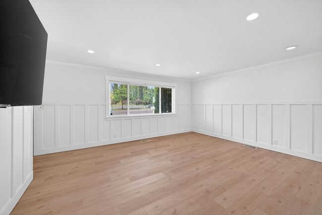 Photo - 281 W 2000 S St