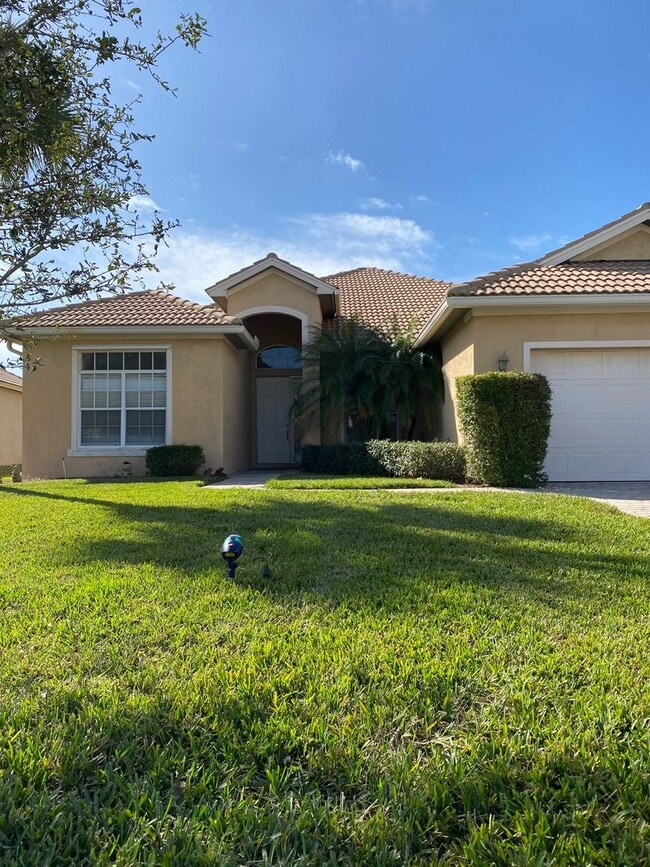 SPACIOUS 3/2 IN SAINT JAMES GOLF COMMUNITY - SPACIOUS 3/2 IN SAINT JAMES GOLF COMMUNITY House