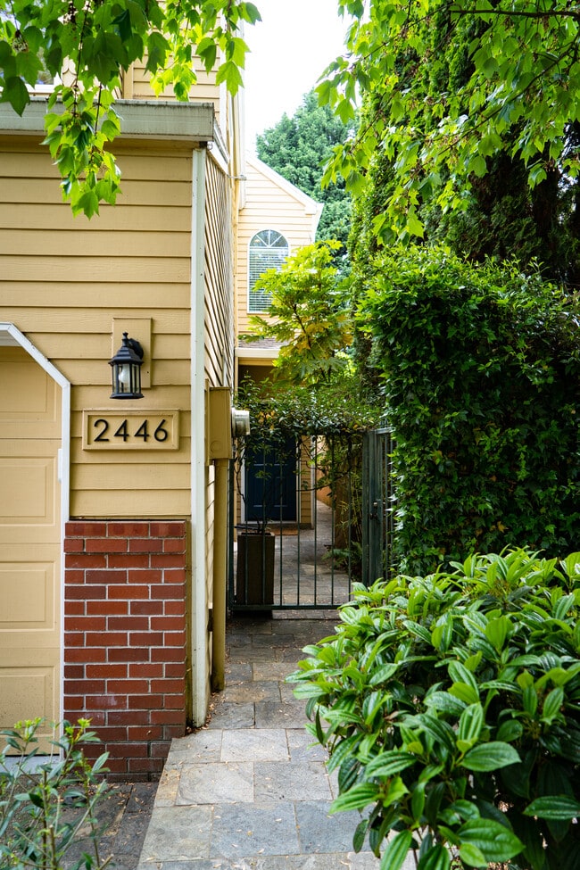 Photo - 2446 NW Thurman St