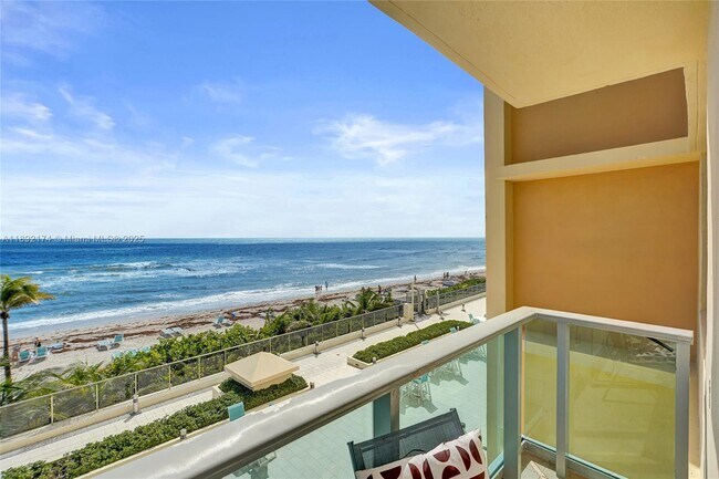 Photo - 2501 S Ocean Dr Unidad 310 (available Nov 6)