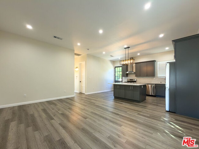 Photo - 15447 Septo St