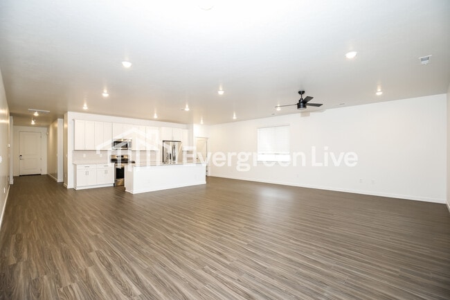 Photo - 214 Ravello St