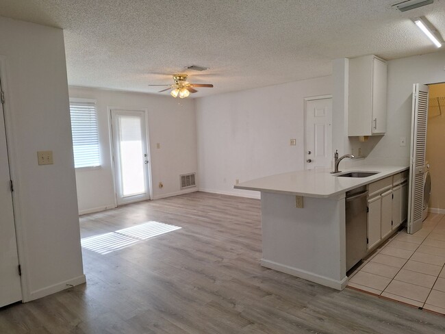 Photo - 12851 Daybreak Cir