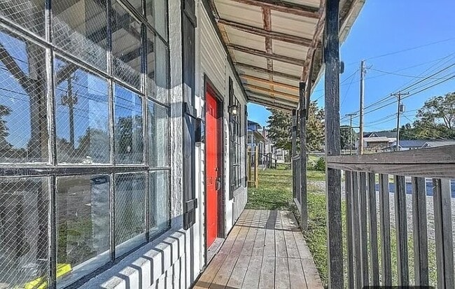 Photo - 1004 Fairview Ave