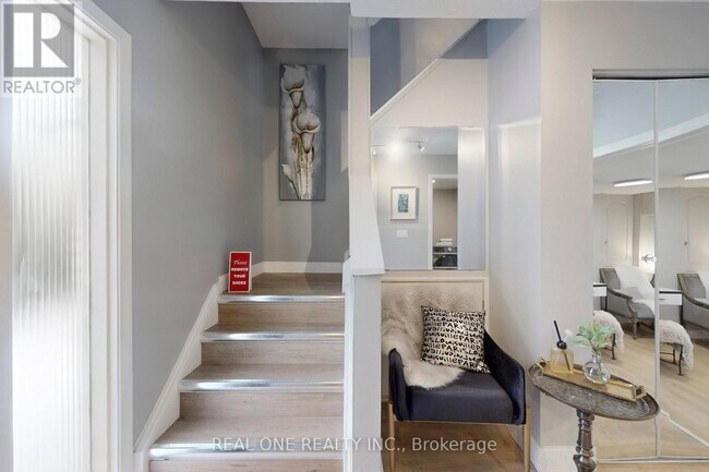 Photo - 62 Courville Coachway
