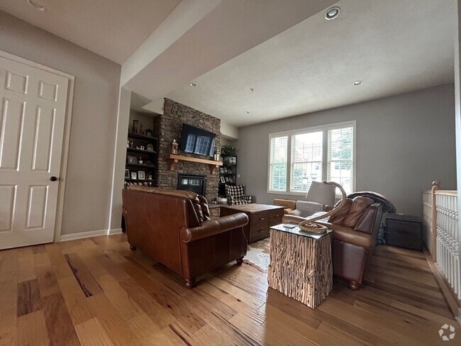 Building Photo - The best of Oakmont Rental