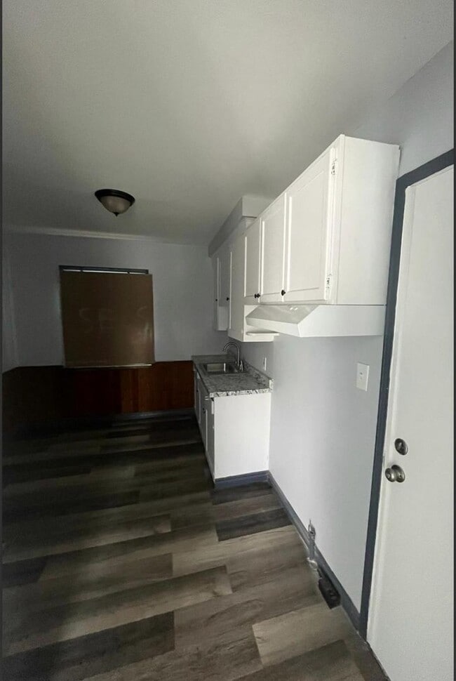 Photo - Cute 2 bedroom located on Detroit's East side.