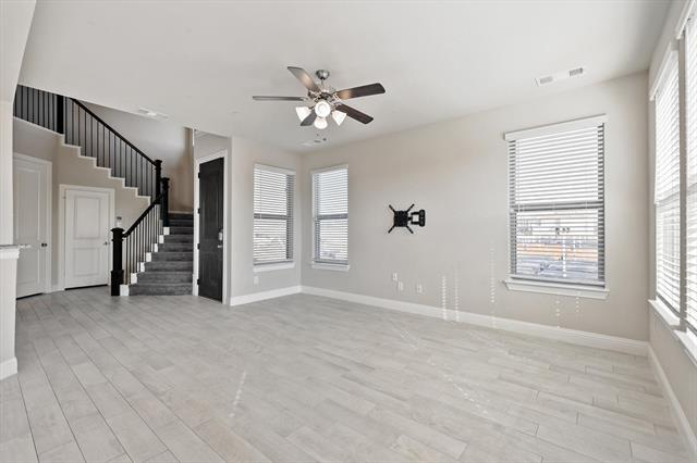 Photo - 521 Hutchinson Ln