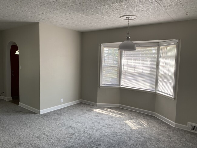 Photo - 1853 S 50th St