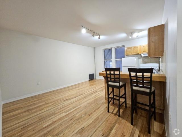 Building Photo - 1 bedroom in New York NY 10032 Unit 2A Rental