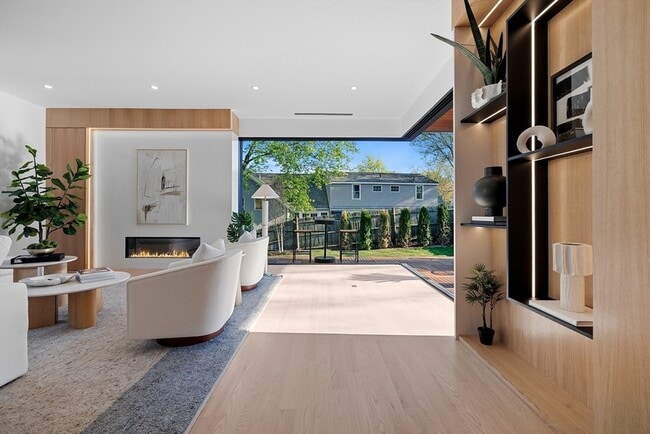 Photo - 90 Auburndale Ave