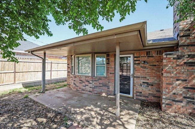 Photo - Beautiful 4 bedroom rental in Puckett West!