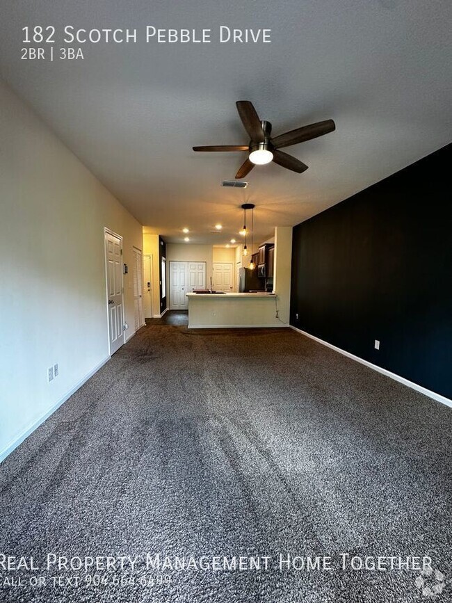 Building Photo - 2BR/2.5BA Like-New Peaceful Townhome