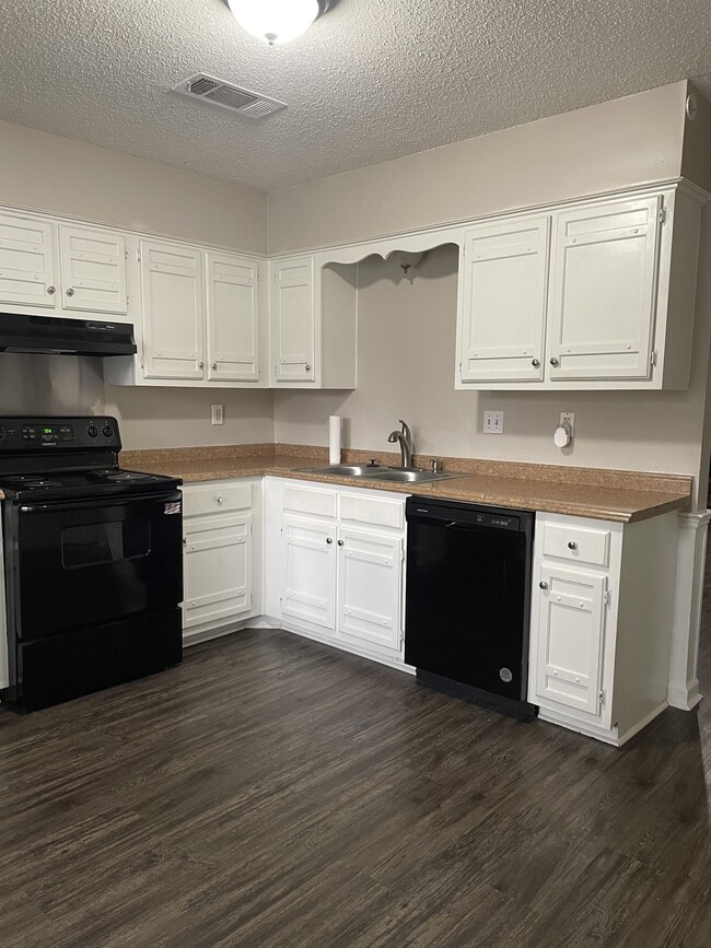 Photo - 1128 Verlington Dr