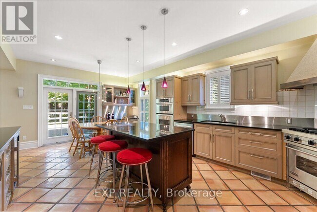Photo - 67 Agincourt Dr