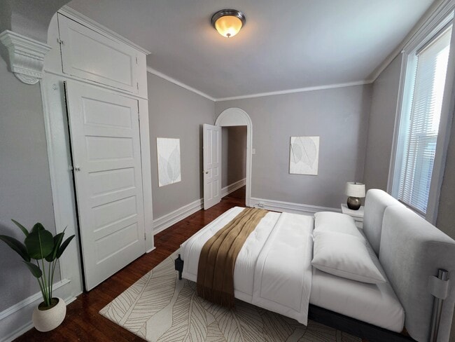 Building Photo - 3246 N 13th St Unit 2