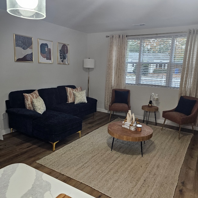 Photo - 822 S Kilbourne Rd