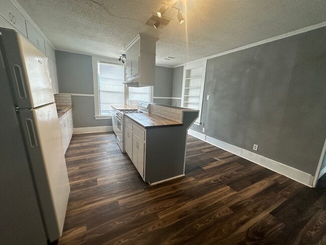 Photo - Gorgeous 3 bedroom Home In