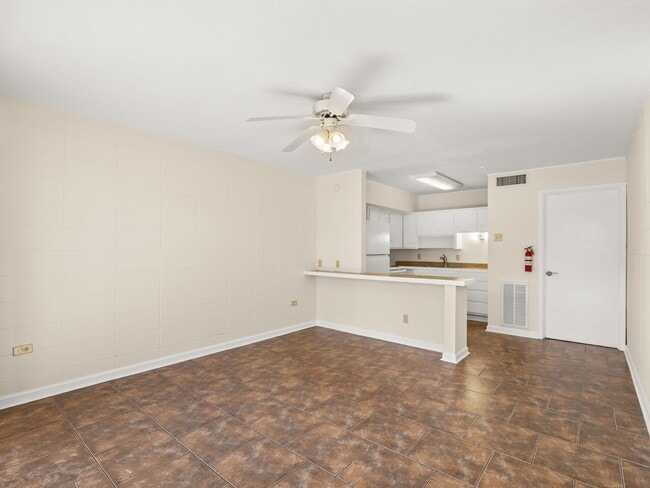 710 Iris St Unit 201