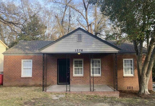 Building Photo - 1076 Carlisle Ave Rental