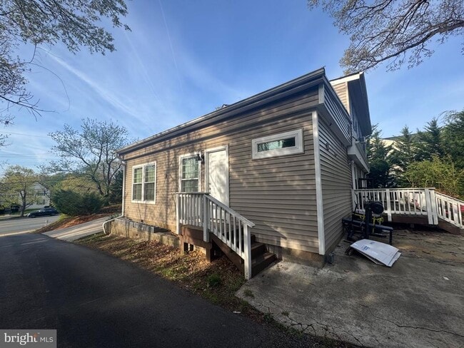 Photo - 9036 Lee Hwy