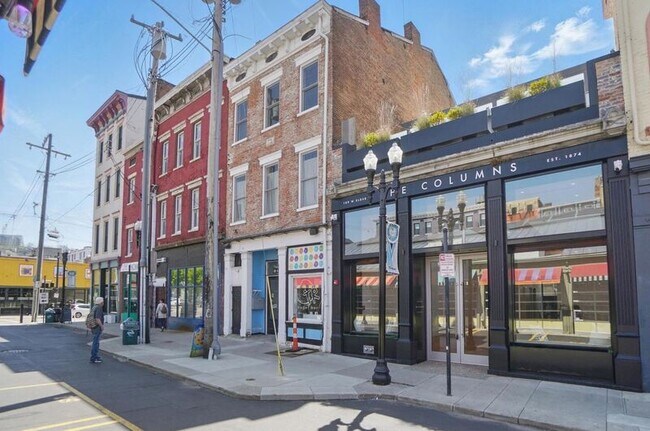 Photo - 107 W Elder St Unit A