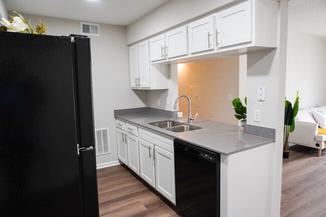 Photo - Twin City Villa