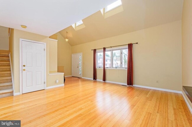 Photo - 18 Hanover Ct