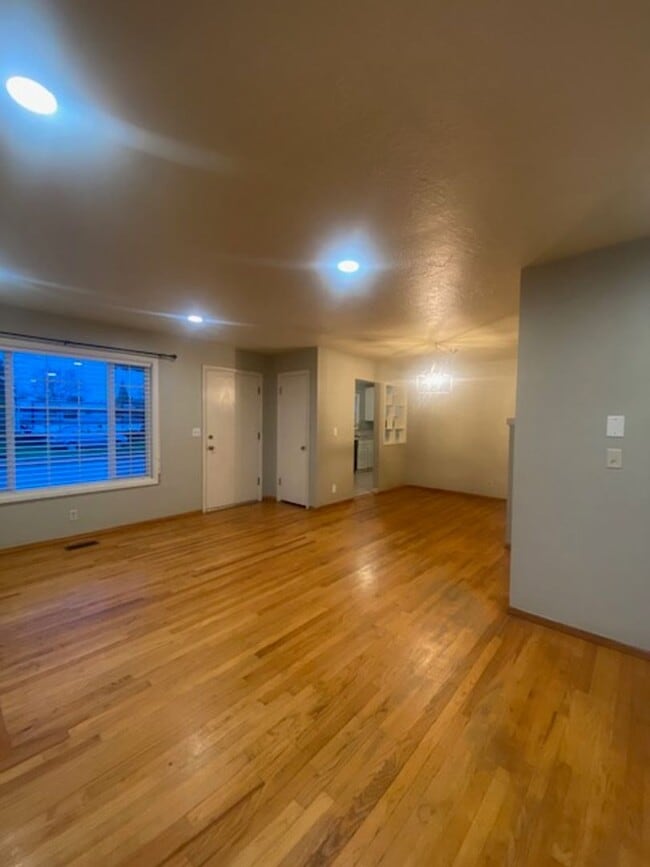 Photo - Charming 3 Bedroom Home Lebanon Home with ...