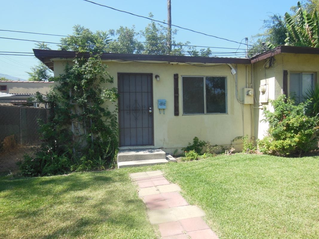 Photo - 439 W Walnut Ave