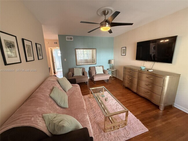 Photo - 915 8th St Unit 102